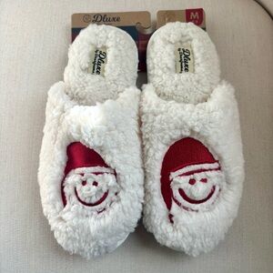 Dluxe by Dearfoams Smiley Face Santa Slippers